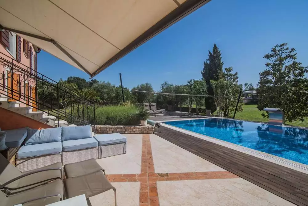 Villa 388m² in Croatia, Rovinj. Priced at 1993150€ rent photo-3