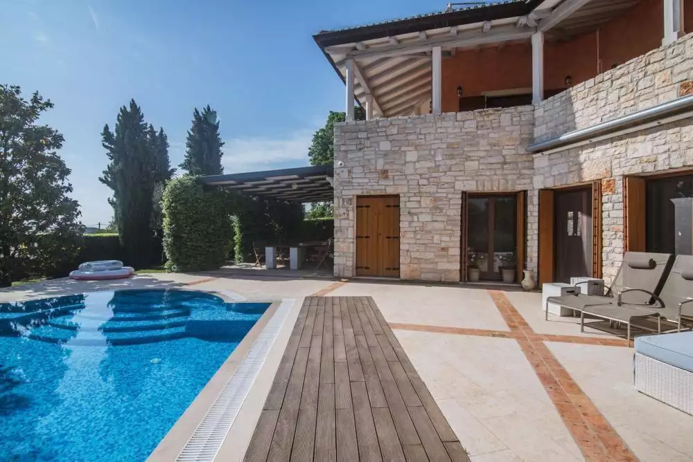 Villa 388m² in Croatia, Rovinj. Priced at 1993150€ rent photo-4
