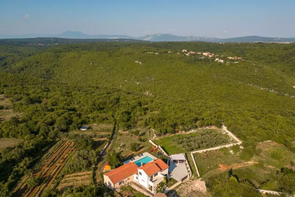Villa 272m² in Croatia, Labin. Priced at 1750000€ rent photo-2