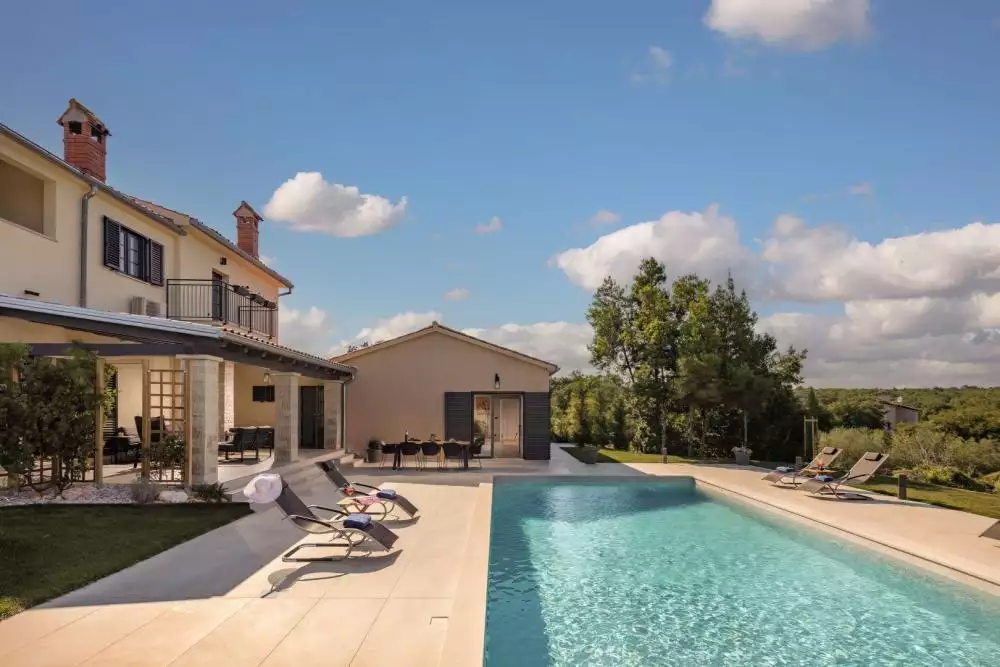 Villa 272m² in Croatia, Labin. Priced at 1750000€ rent photo-6