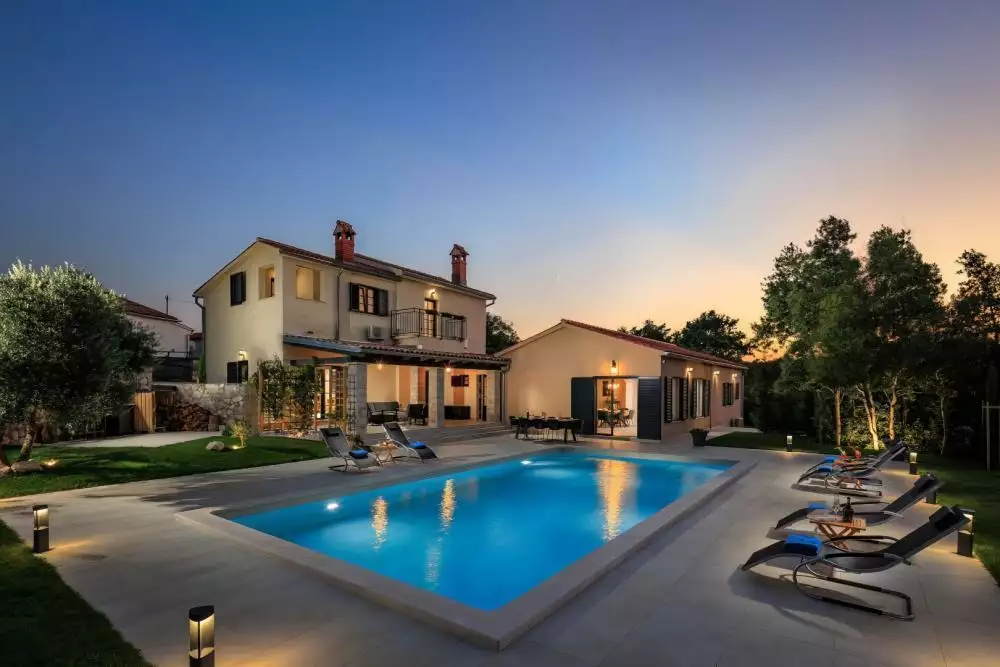 Villa 272m² in Croatia, Labin. Priced at 1750000€ rent photo-25