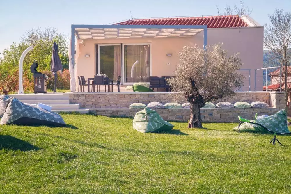 Villa 254m² in Croatia, Motovun. Priced at 898000€ rent photo-5