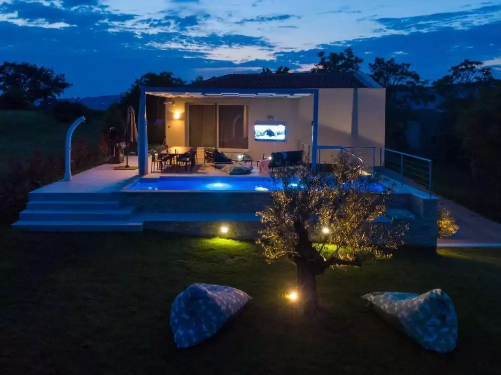 Villa 254m² in Croatia, Motovun. Priced at 898000€ rent photo-17