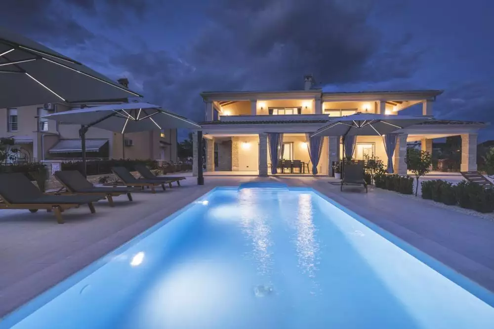 Villa 210m² in Croatia, Umag. Priced at 985000€ rent photo-1