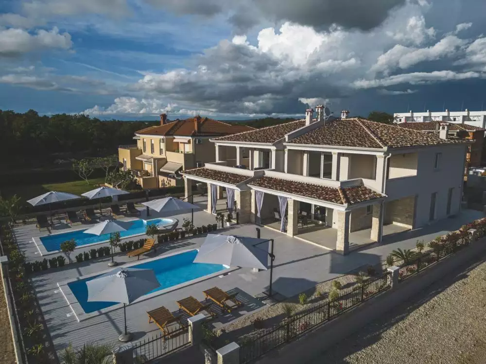 Villa 210m² in Croatia, Umag. Priced at 985000€ rent photo-2