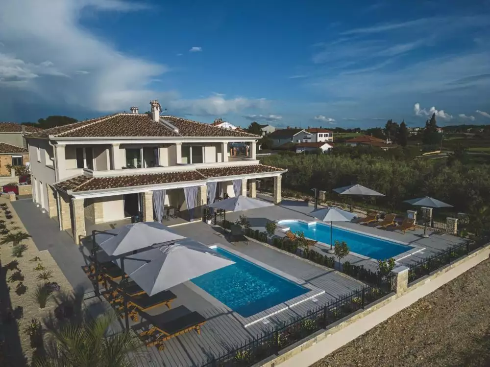 Villa 210m² in Croatia, Umag. Priced at 985000€ rent photo-3