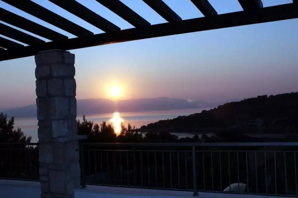 Hotels 429m² in Croatia, Solta. Priced at 885000€ rent photo-9