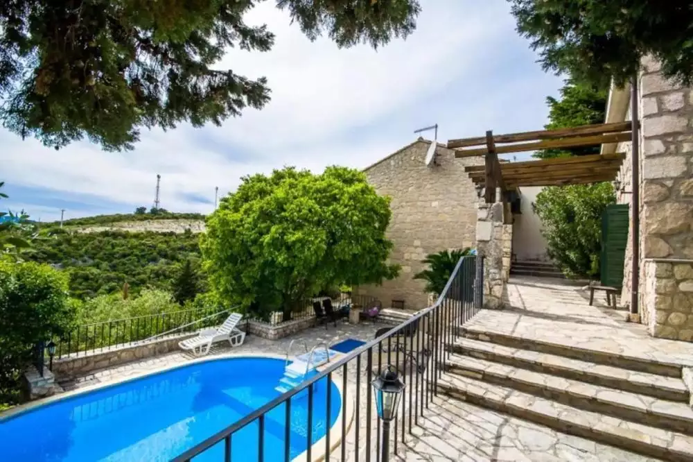 Villa 240m² in Croatia, Klek. Priced at 795000€ rent photo-3