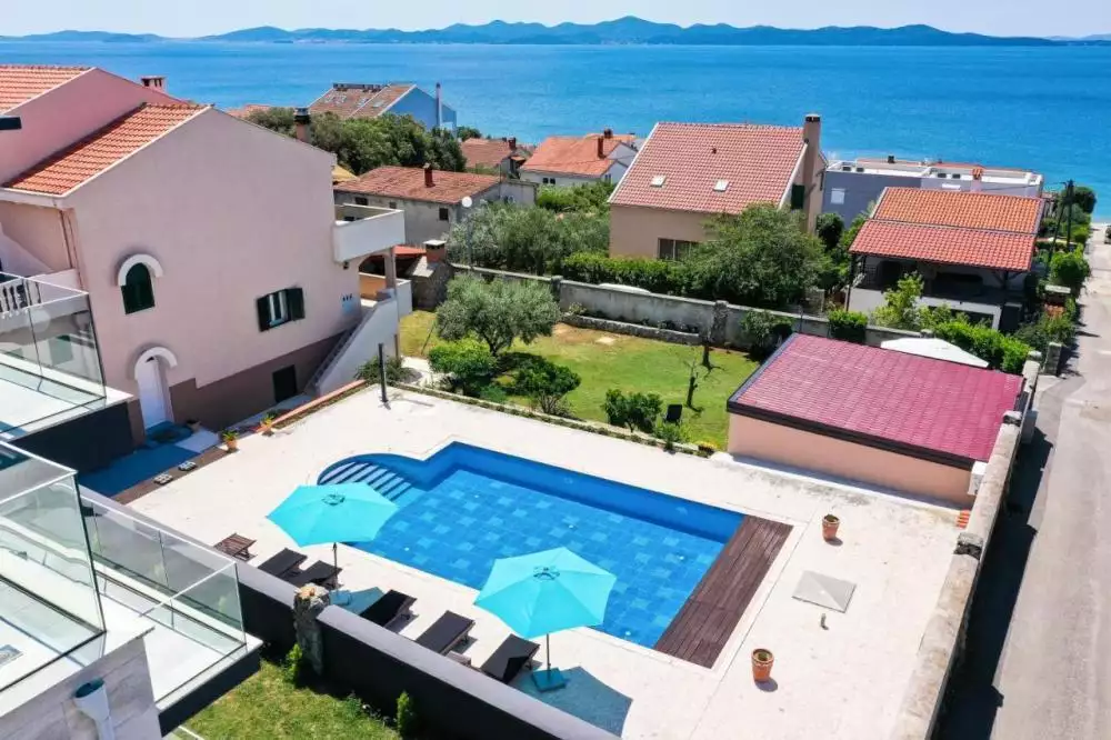 Hotels 600m² in Croatia, Kozino. Priced at 2800000€ rent photo-2