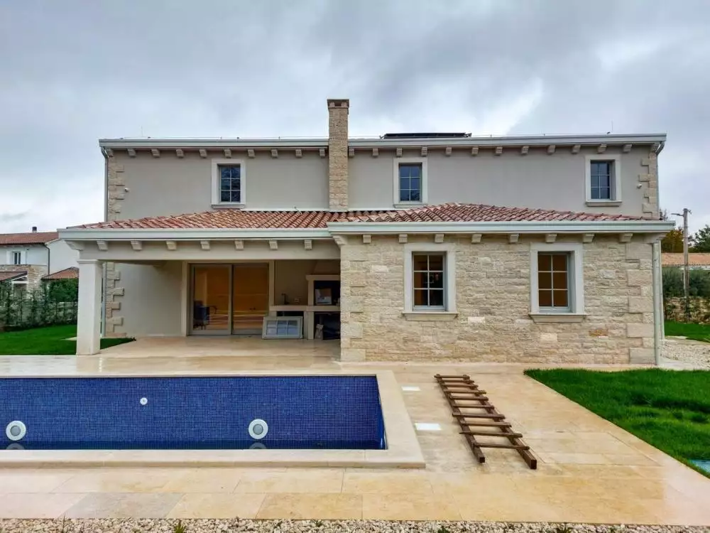 Villa 198m² in Croatia, Barban. Priced at 650000€ rent photo-1