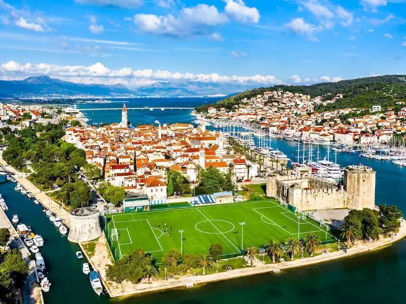 Hotels 1250m² in Croatia, Trogir. Priced at 3000000€ rent photo-2