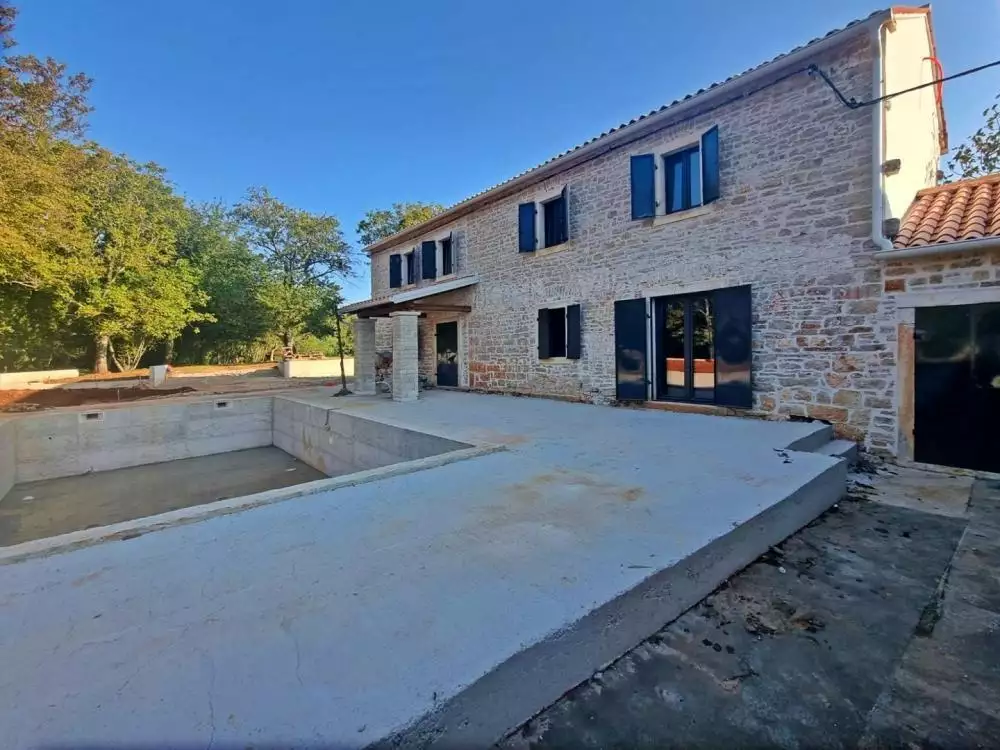 Villa 200m² in Croatia, Barban. Priced at 650000€ rent photo-3