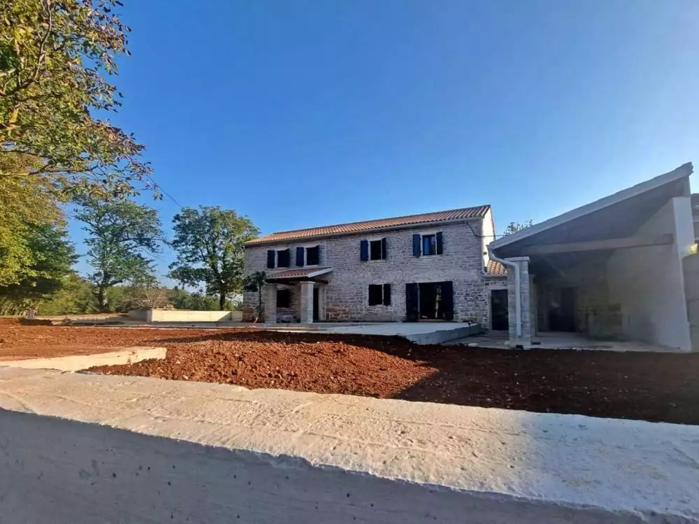 Villa 200m² in Croatia, Barban. Priced at 650000€ rent photo-4