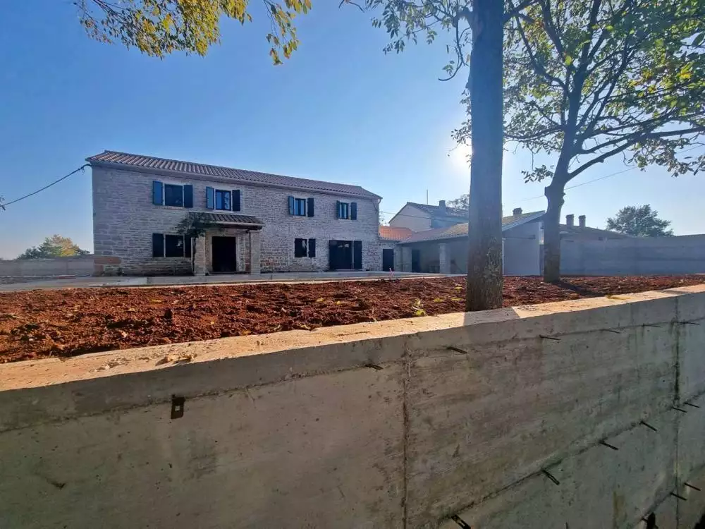 Villa 200m² in Croatia, Barban. Priced at 650000€ rent photo-16