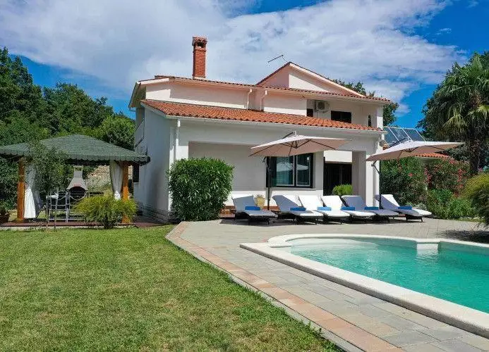 Villa 300m² in Croatia, Labin. Priced at 980000€ rent photo-5