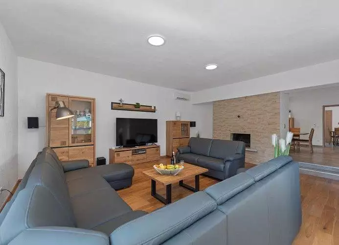 Villa 300m² in Croatia, Labin. Priced at 980000€ rent photo-10