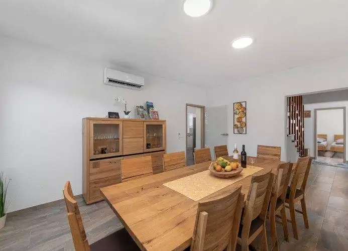 Villa 300m² in Croatia, Labin. Priced at 980000€ rent photo-11