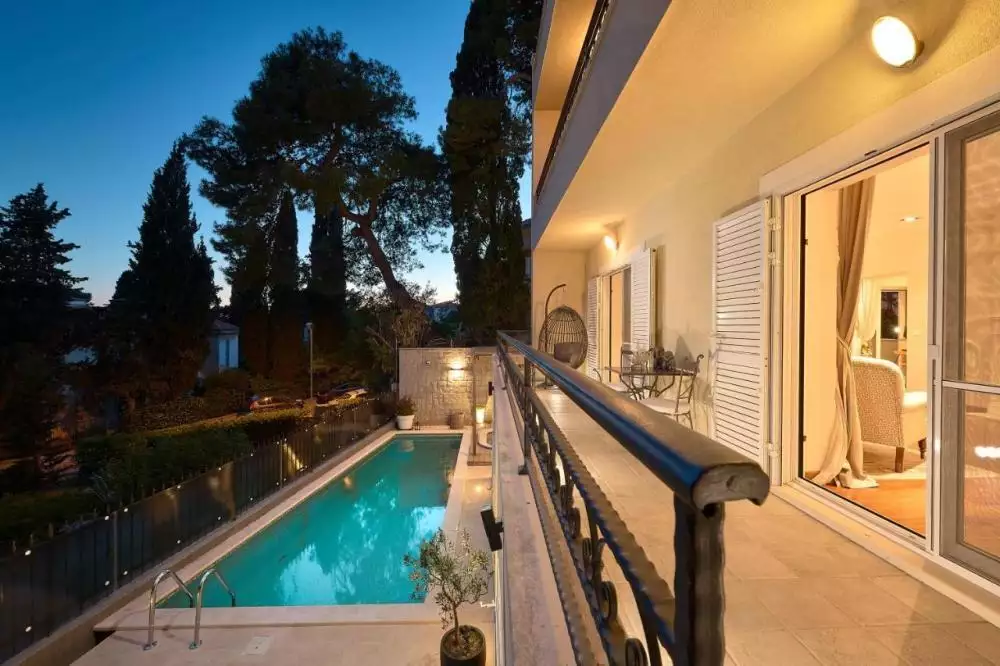 Villa 400m² in Croatia, Split. Priced at 3000000€ rent photo-2