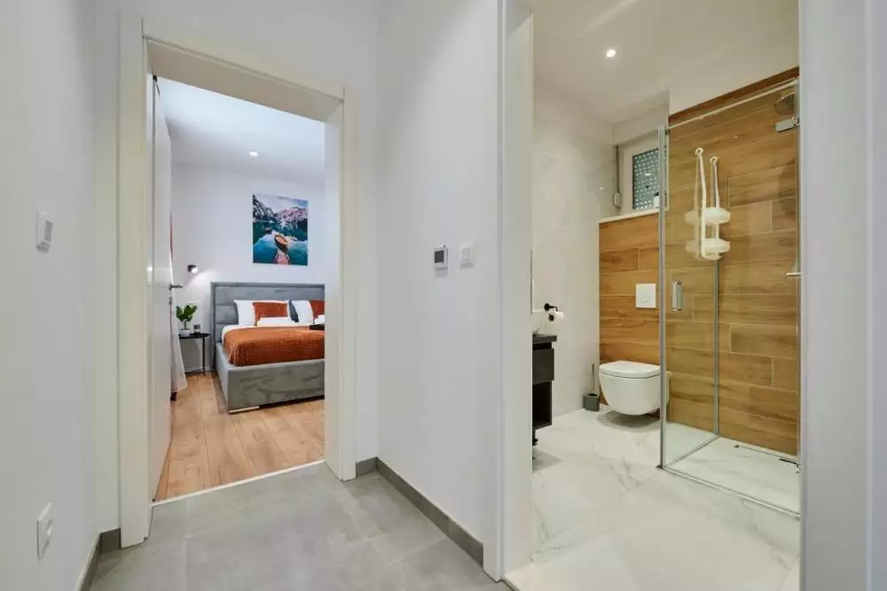 Villa 200m² in Croatia, Kastela. Priced at 800000€ rent photo-11