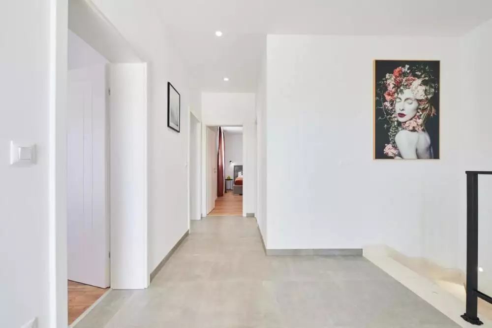 Villa 200m² in Croatia, Kastela. Priced at 800000€ rent photo-17
