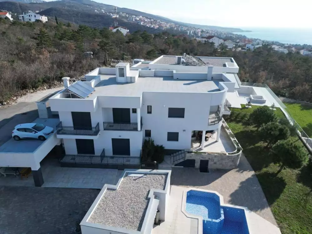 Villa 390m² in Croatia, Crikvenica. Priced at 1650000€ rent photo-6