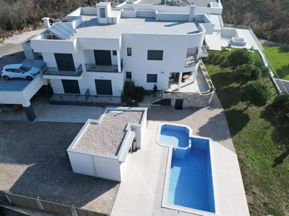 Villa 390m² in Croatia, Crikvenica. Priced at 1650000€ rent photo-7