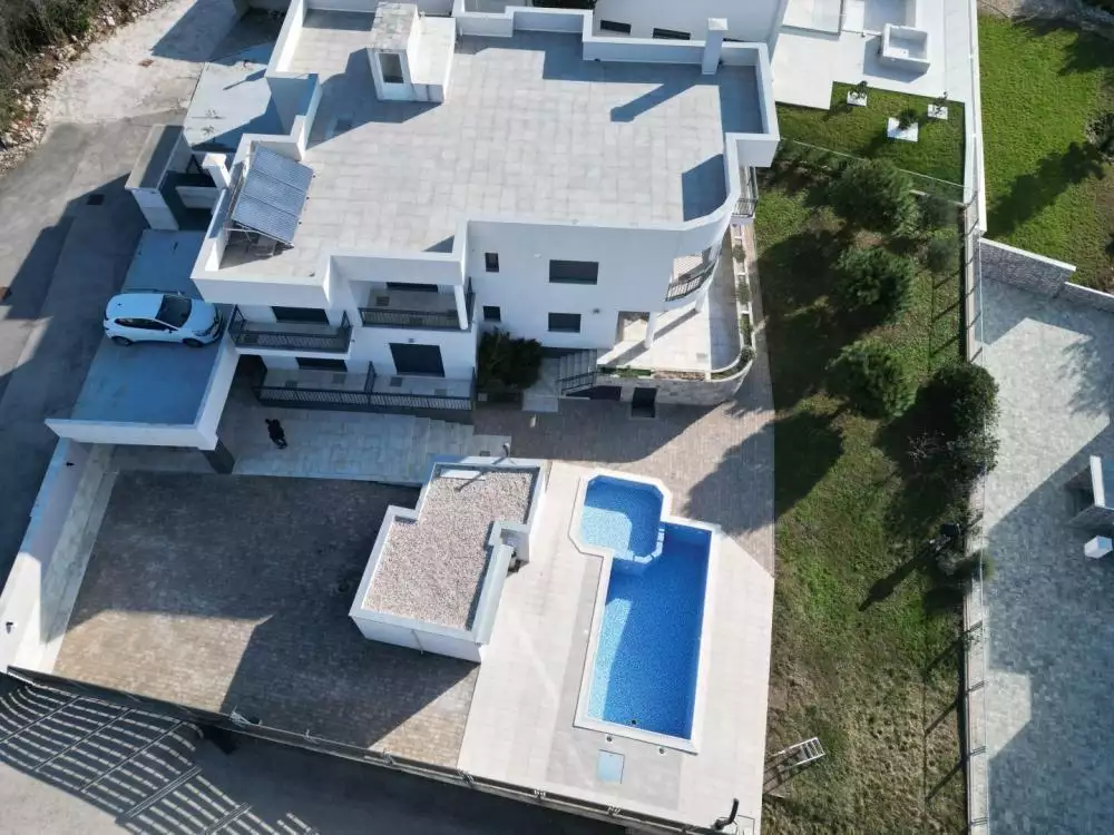 Villa 390m² in Croatia, Crikvenica. Priced at 1650000€ rent photo-8
