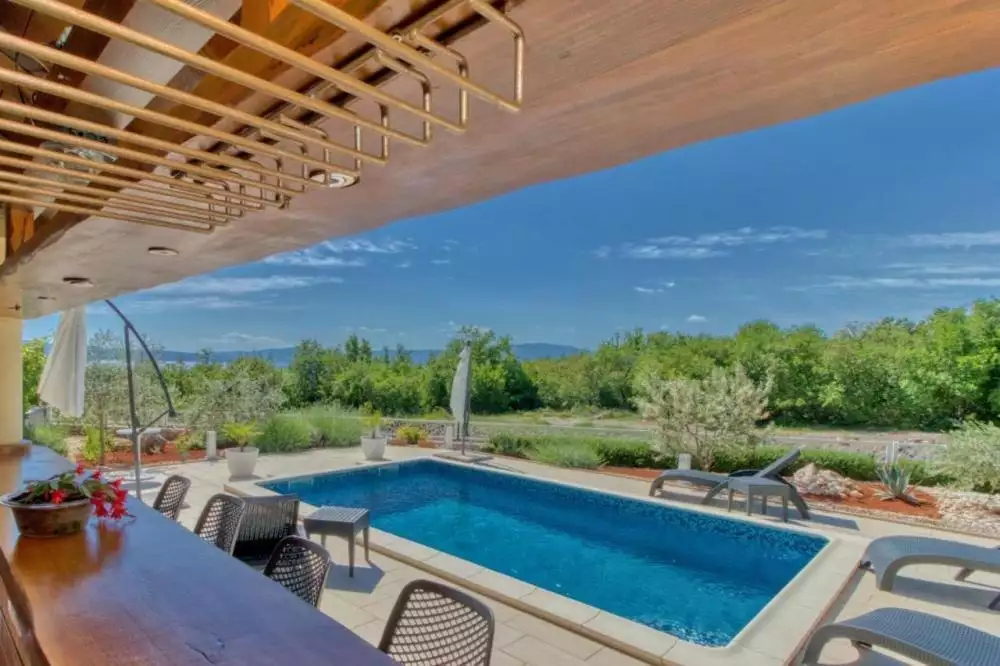 Villa 260m² in Croatia, Omisalj. Priced at 850000€ rent photo-7