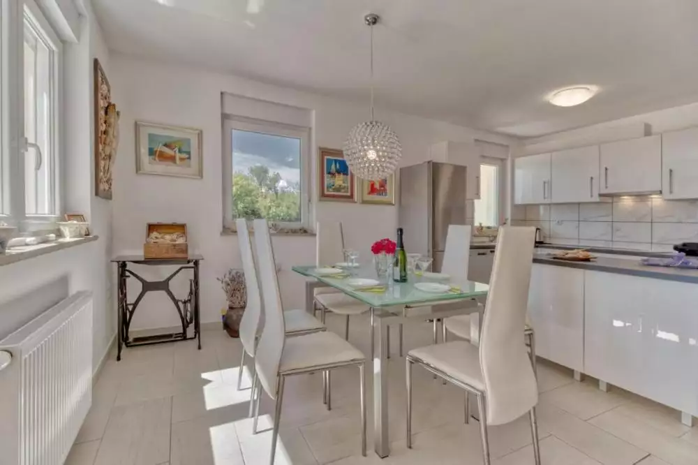 Villa 260m² in Croatia, Omisalj. Priced at 850000€ rent photo-10