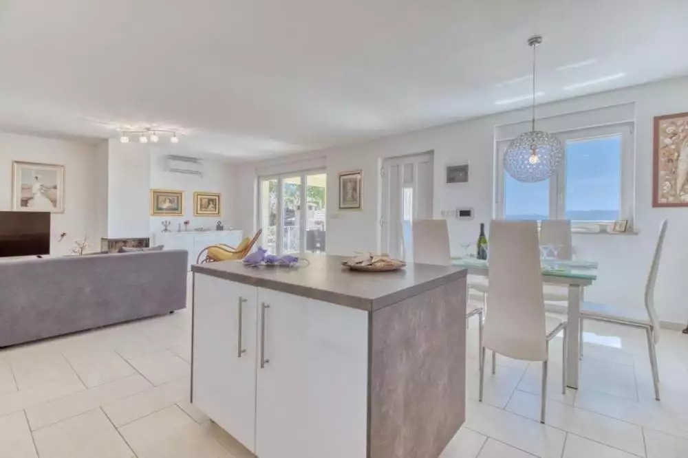 Villa 260m² in Croatia, Omisalj. Priced at 850000€ rent photo-12