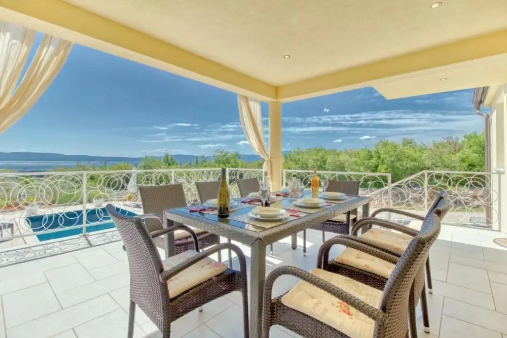 Villa 260m² in Croatia, Omisalj. Priced at 850000€ rent photo-12