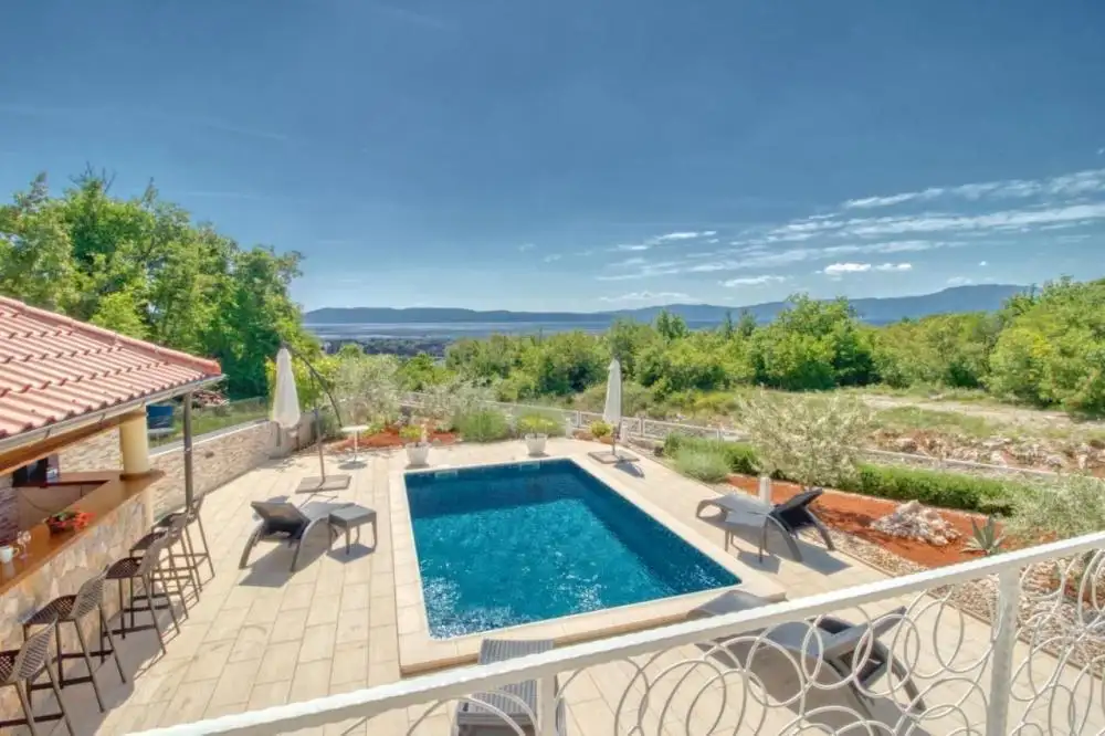 Villa 260m² in Croatia, Omisalj. Priced at 850000€ rent photo-14