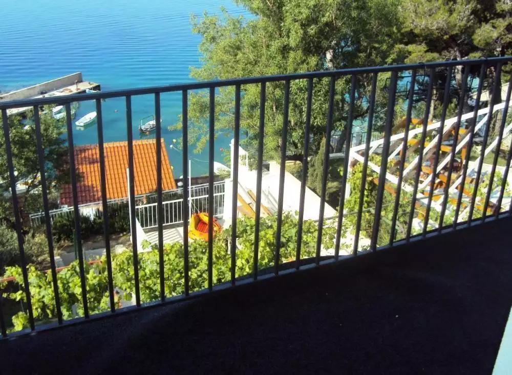 Hotels 429m² in Croatia, Pisak. Priced at 680000€ rent photo-1