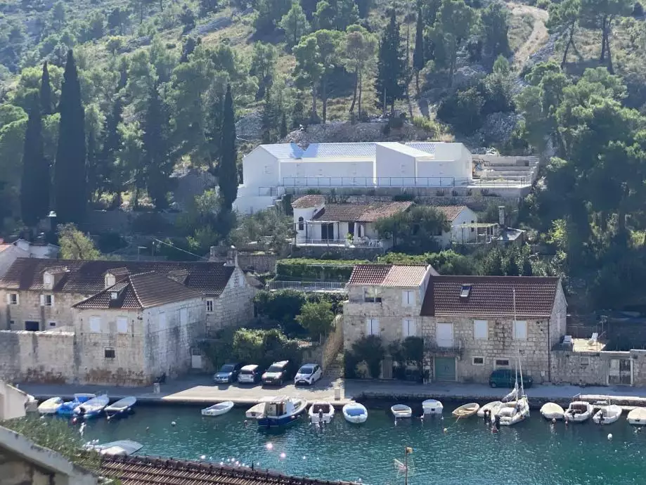 Villa 150m² in Croatia, Bobovisce. Priced at 700000€ rent photo-2