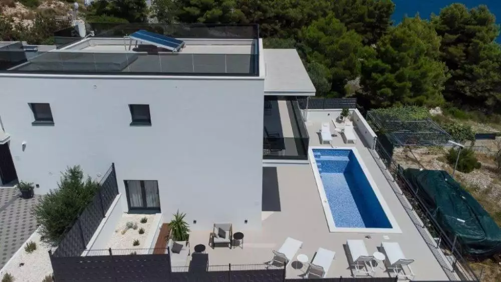 Villa 204m² in Croatia, Ciovo. Priced at 1250000€ rent photo-8