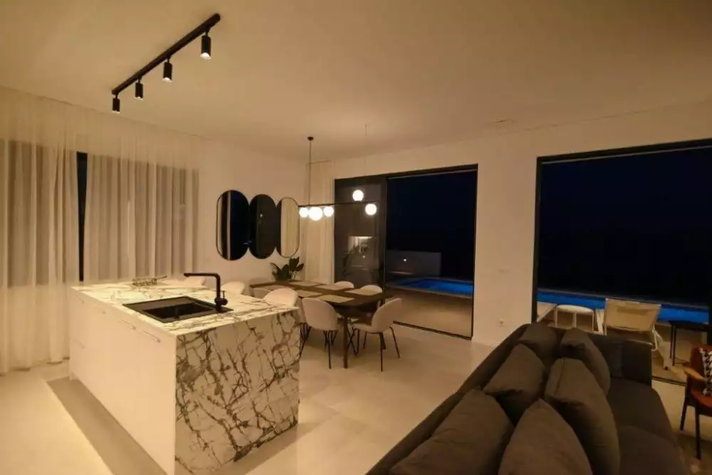 Villa 204m² in Croatia, Ciovo. Priced at 1250000€ rent photo-12