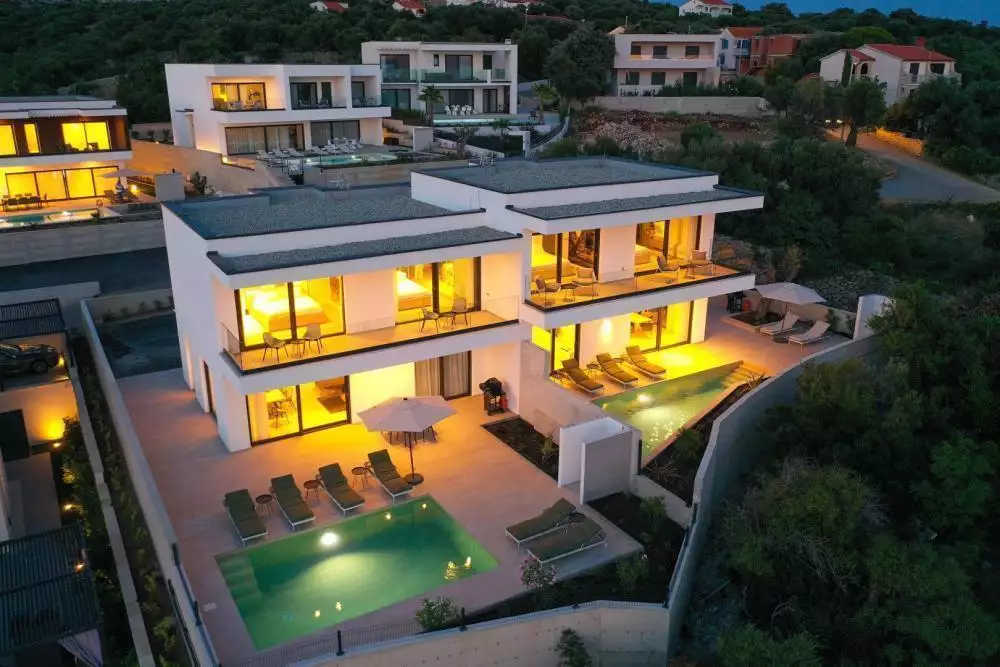 Villa 576m² in Croatia, Novalja. Priced at 1500000€ rent photo-6