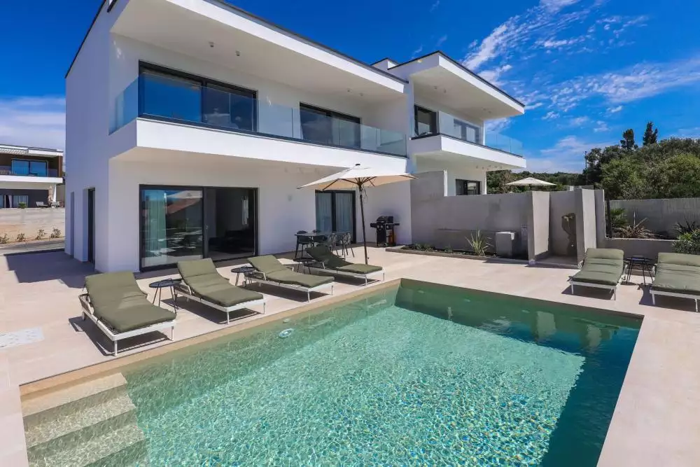 Villa 576m² in Croatia, Novalja. Priced at 1500000€ rent photo-23