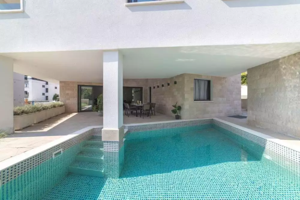 Villa 363m² in Croatia, Ciovo. Priced at 2000000€ rent photo-2