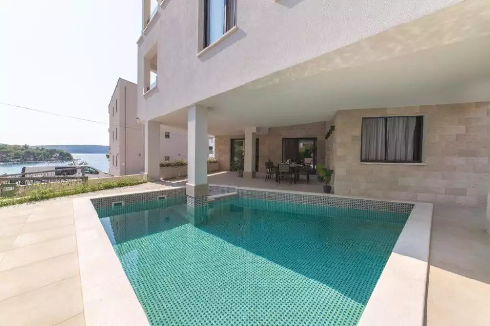 Villa 363m² in Croatia, Ciovo. Priced at 2000000€ rent photo-6