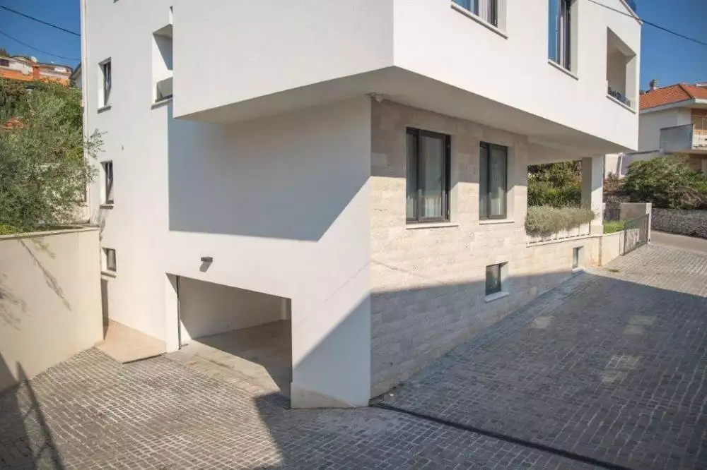Villa 363m² in Croatia, Ciovo. Priced at 2000000€ rent photo-10