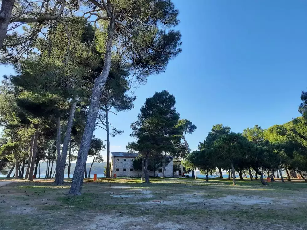 Hotels 331m² in Croatia, Medulin. Priced at 990000€ rent photo-18