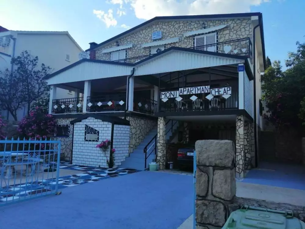 Hotels 450m² in Croatia, Karlobag. Priced at 832000€ rent photo-4
