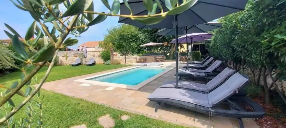 Hotels 340m² in Croatia, Bale. Priced at 939000€ rent photo-3