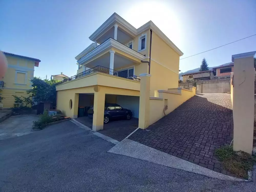 Villa 625m² in Croatia, Lovran. Priced at 2500000€ rent photo-5