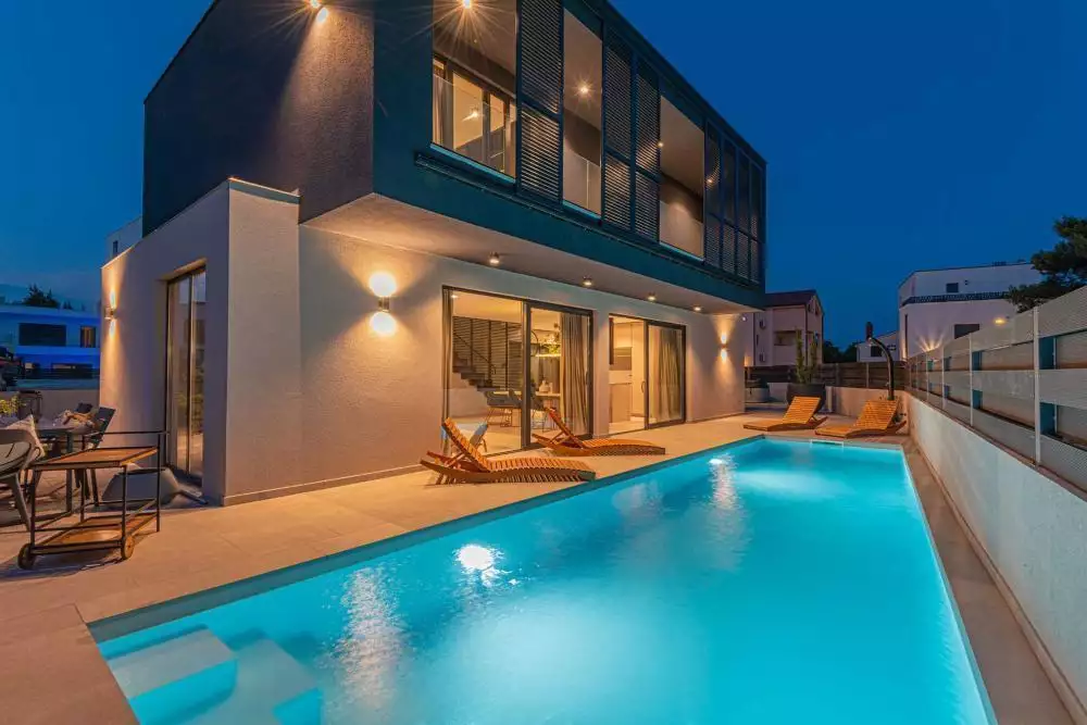 Villa 200m² in Croatia, Srima. Priced at 950000€ rent photo-1
