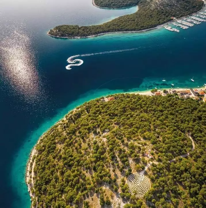 Villa 551m² in Croatia, Rogoznica. Priced at 2445800€ rent photo-1