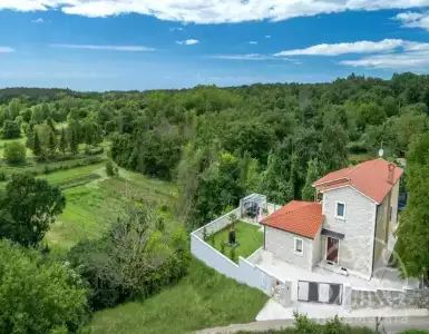 Buy in Italy for 645000€