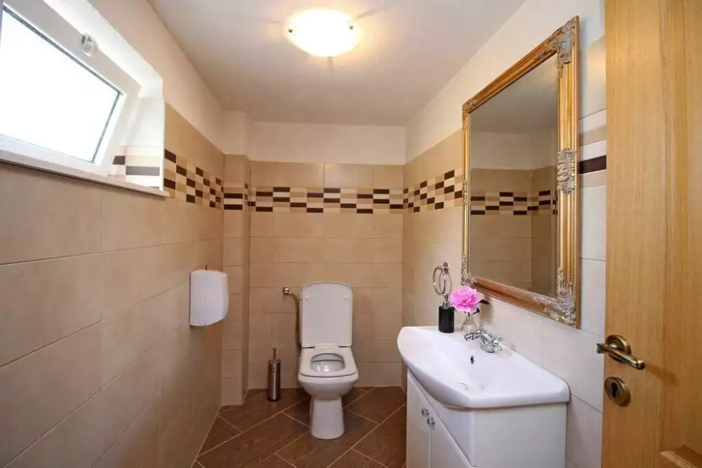 Villa 900m² in Croatia, Jesenice. Priced at 1570000€ rent photo-15
