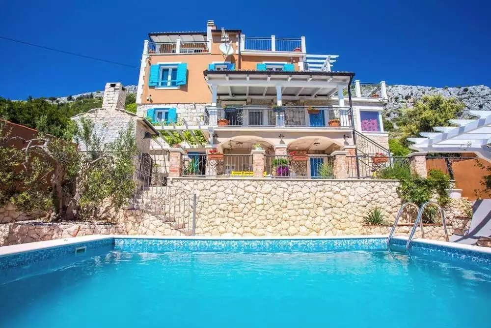 Villa 900m² in Croatia, Jesenice. Priced at 1570000€ rent photo-24